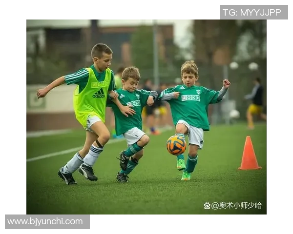 跳跃足球的魅力与技巧探索让你在赛场上尽显风采与激情